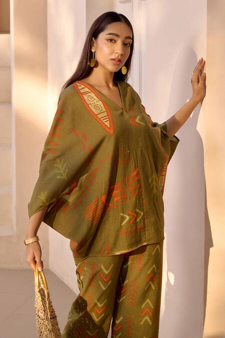 Buy_House Of Fett_Green Cotton V-neck Nomad Safari Cave Man Print Top With Pant _Online_at_Aza_Fashions