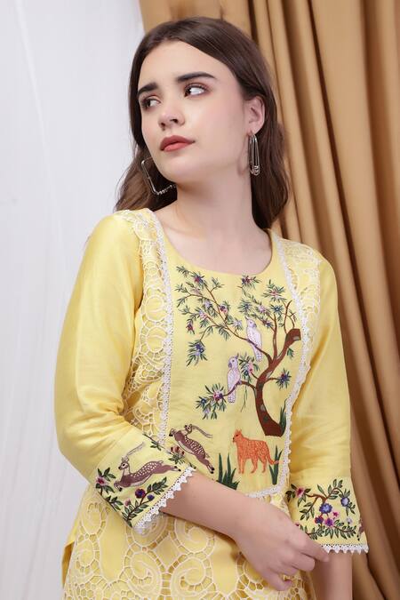 Shop_House Of Tushaom_Yellow Chanderi, Cotton Lace, Embroidery Round Neck Straight Kurta With Pant _Online_at_Aza_Fashions