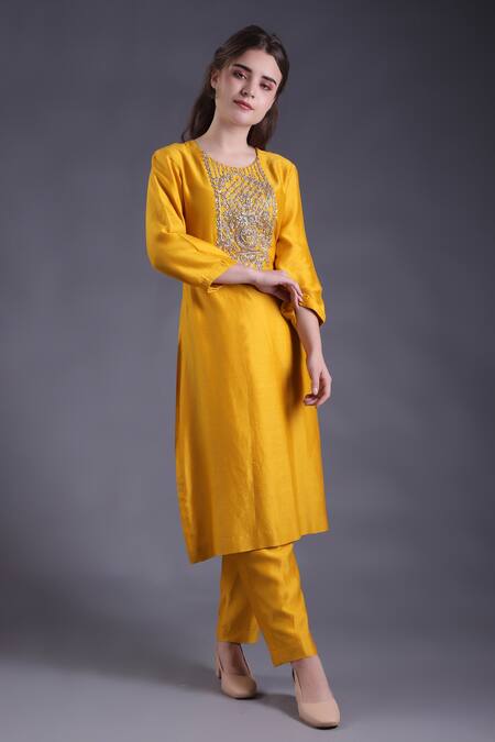 House Of Tushaom_Yellow Organza, Chanderi Embroidery, Pearls Round Neck Kurta Pant Set _at_Aza_Fashions
