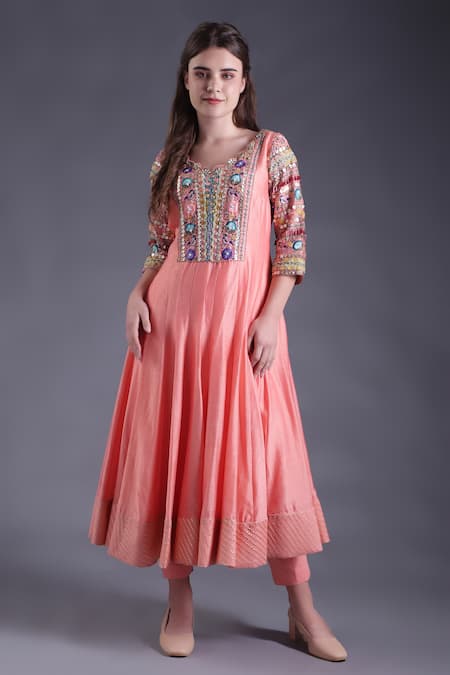 Buy_House Of Tushaom_Peach Organza, Chanderi Applique, Sequins, Beads Scallop Anarkali Pant Set _Online_at_Aza_Fashions
