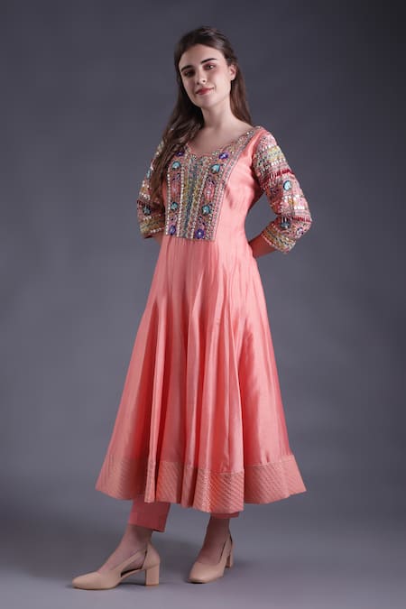 Shop_House Of Tushaom_Peach Organza, Chanderi Applique, Sequins, Beads Scallop Anarkali Pant Set _Online_at_Aza_Fashions