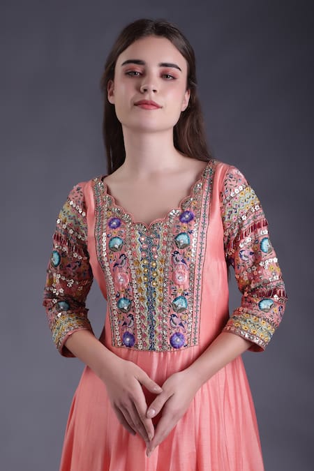 House Of Tushaom_Peach Organza, Chanderi Applique, Sequins, Beads Scallop Anarkali Pant Set _at_Aza_Fashions