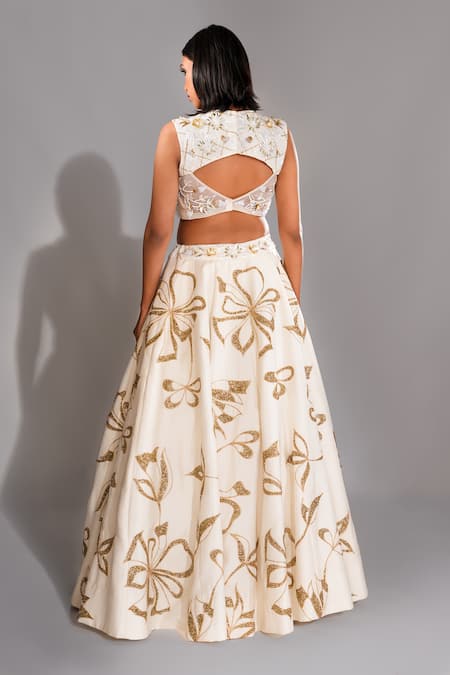 Shop Shruti S Off White Silk, Organza Sequins, Zari V-neck Floral Embroidered Lehenga Set at Aza Fashions Shop_Shruti S_Off White Silk, Organza Sequins, Zari V-neck Floral Embroidered Lehenga Set _at_Aza_Fashions