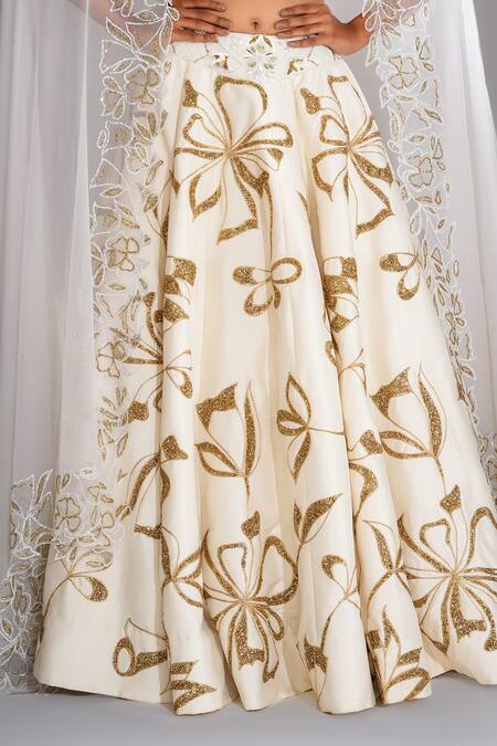 Shruti S Off White Silk, Organza Sequins, Zari V-neck Floral Embroidered Lehenga Set Online at Aza Fashions Shruti S_Off White Silk, Organza Sequins, Zari V-neck Floral Embroidered Lehenga Set _Online_at_Aza_Fashions