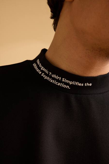 Muvazo Black Cotton, Polyester Onyx Oasis Organic Tee Online at Aza Fashions Muvazo_Black Cotton, Polyester Onyx Oasis Organic Tee _Online_at_Aza_Fashions