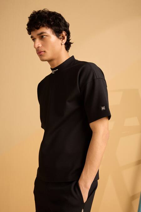 Buy Muvazo Black Cotton, Polyester Onyx Oasis Organic Tee Online at Aza Fashions Buy_Muvazo_Black Cotton, Polyester Onyx Oasis Organic Tee _Online_at_Aza_Fashions