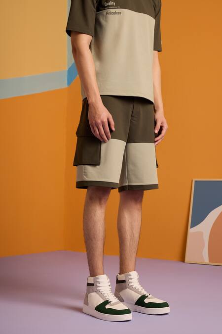 Muvazo Green Cotton, Polyester Chromatic Crazee Shorts Online at Aza Fashions Muvazo_Green Cotton, Polyester Chromatic Crazee Shorts _Online_at_Aza_Fashions