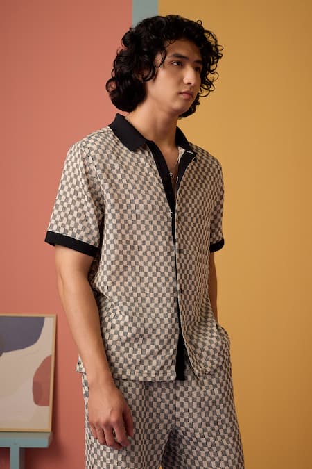 Buy Muvazo Black Cotton Pixel Pop Checkered Pattern Shirt And Pant Set Online at Aza Fashions Buy_Muvazo_Black Cotton Pixel Pop Checkered Pattern Shirt And Pant Set _Online_at_Aza_Fashions