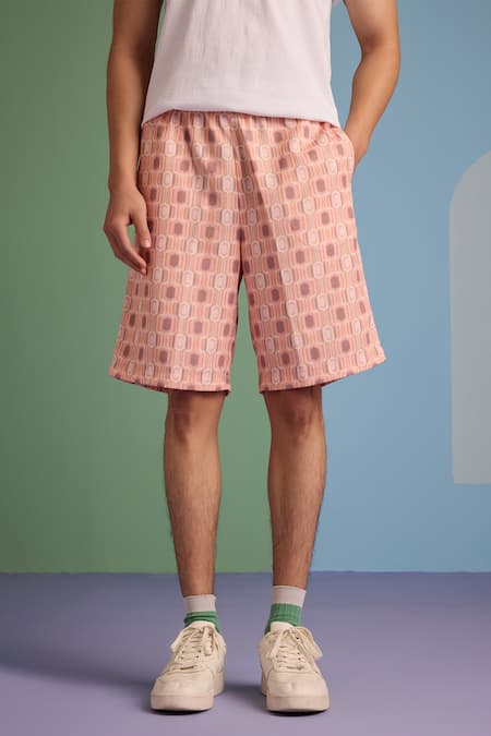 Buy_Muvazo_Coral Satin, Twill Geometric Print Shirt And Shorts Set 