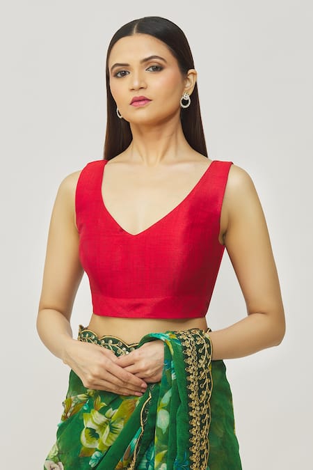 Samyukta Singhania_Red Muslin Plunge Neck V Plain Blouse _at_Aza_Fashions