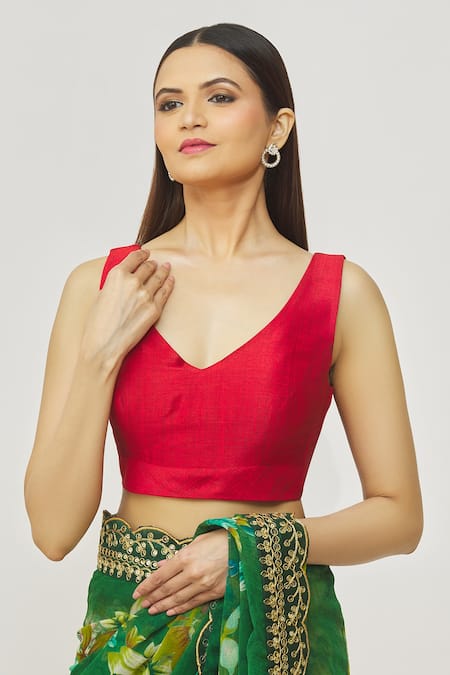 Samyukta Singhania_Red Muslin Plunge Neck V Plain Blouse _Online_at_Aza_Fashions