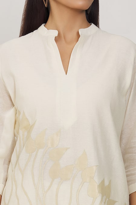 Buy_Rohini Bedi_Ivory Chanderi Embroidery Flower Applique Mandarin Collar Work Tunic _Online_at_Aza_Fashions