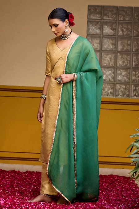 Buy_Baaro Masi_Gold Brocade, Organza Embroidery V-neck Floral Motifs Kurta Set _Online_at_Aza_Fashions