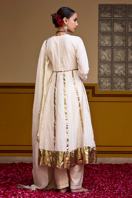 Baaro Masi Floral & Thread Embroidered Anarkali Set 