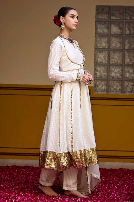 Shop_Baaro Masi_White Jacquard, Organza Embroidery Split V-neck Floral And Thread Anarkali Set _Online_at_Aza_Fashions