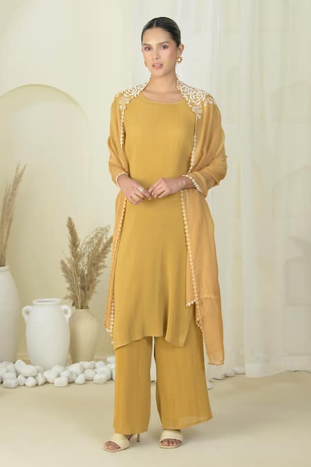 PREETI MEHTA Gold Georgette Viscose 60% And 40% Polyester Kurta Set With Pearl Dupatta 