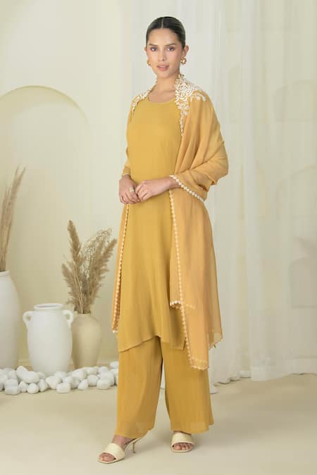 Preeti Mehta Gold Georgette, Organza Pearls, Embroidery Round Neck Kurta Set With Dupatta at Aza Fashions Preeti Mehta_Gold Georgette, Organza Pearls, Embroidery Round Neck Kurta Set With Dupatta _at_Aza_Fashions