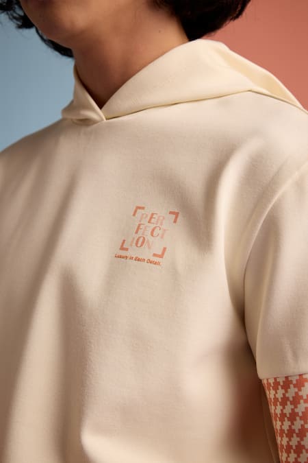 Muvazo_Beige Cotton, Polyester Seaside Perfection Hoodie T Shirt _at_Aza_Fashions