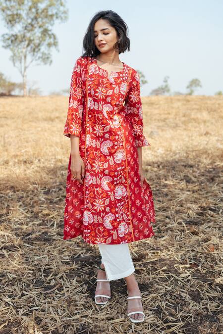 Shop Marche Red Cotton Lace Split V-neck Amer Hand Block Print Kurta With Pant Online at Aza Fashions Shop_Marche_Red Cotton Lace Split V-neck Amer Hand Block Print Kurta With Pant_Online_at_Aza_Fashions