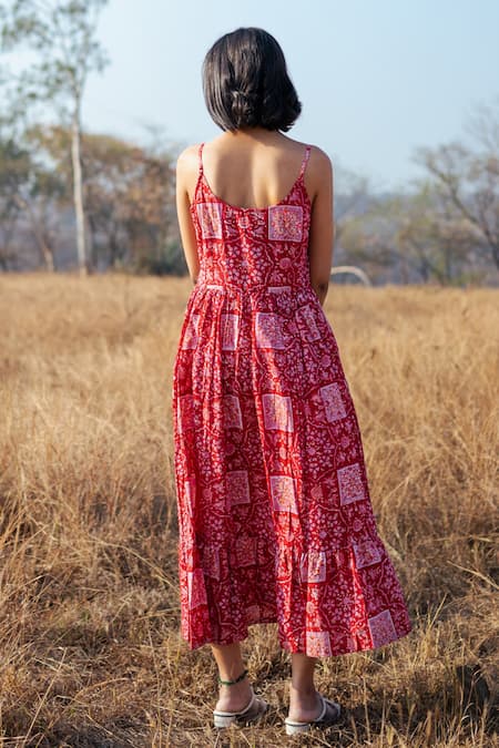 Shop Marche Red Cotton Scoop Neck Bikaner Hand Block Print Dress at Aza Fashions Shop_Marche_Red Cotton Scoop Neck Bikaner Hand Block Print Dress_at_Aza_Fashions