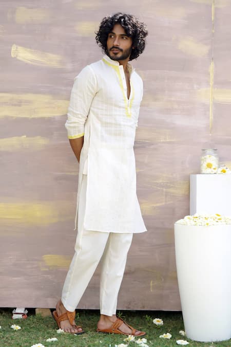 Nero India Off White Cotton Dobby Stripe Pattern Kurta And Pant Set