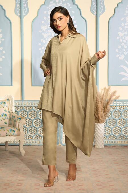 Two Sisters By Gyans X AZA_Brown Georgette Sequins Collared Embroidered Kaftan And Pant Set _at_Aza_Fashions