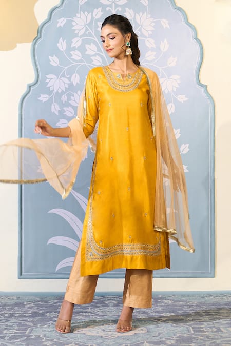Buy_Two Sisters By Gyans X AZA_Yellow Satin, Organza Embroidery Split V-neck Zardozi Kurta Pant Set 