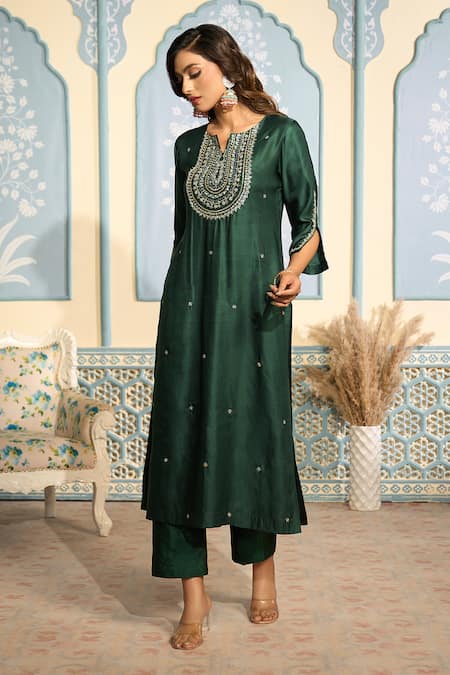 Buy_Two Sisters By Gyans X AZA_Green Satin, Chiffon Embroidery Mandarin Collar Zardozi Kurta Set _Online_at_Aza_Fashions