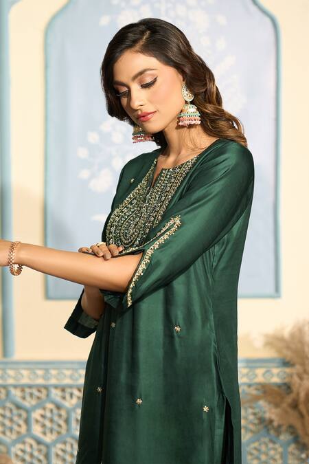 Buy_Two Sisters By Gyans X AZA_Green Satin, Chiffon Embroidery Mandarin Collar Zardozi Kurta Set 
