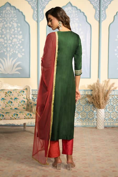 Two Sisters By Gyans x AZA Green Satin, Organza Zari, Embroidery V-neck Zardozi Straight Kurta Set Online at Aza Fashions Two Sisters By Gyans x AZA_Green Satin, Organza Zari, Embroidery V-neck Zardozi Straight Kurta Set _Online_at_Aza_Fashions