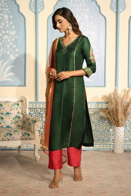 Shop Two Sisters By Gyans x AZA Green Satin, Organza Zari, Embroidery V-neck Zardozi Straight Kurta Set Shop_Two Sisters By Gyans x AZA_Green Satin, Organza Zari, Embroidery V-neck Zardozi Straight Kurta Set