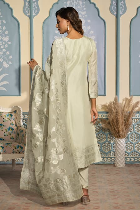 Two Sisters By Gyans X AZA Off White Tissue, Silk, Brocade Embroidery, Zari Round Floral Banarasi Kurta Set Online at Aza Fashions Two Sisters By Gyans X AZA_Off White Tissue, Silk, Brocade Embroidery, Zari Round Floral Banarasi Kurta Set _Online_at_Aza_Fashions