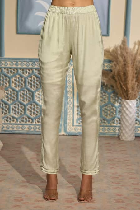 Two Sisters By Gyans X AZA Off White Tissue, Silk, Brocade Embroidery, Zari Round Floral Banarasi Kurta Set at Aza Fashions Two Sisters By Gyans X AZA_Off White Tissue, Silk, Brocade Embroidery, Zari Round Floral Banarasi Kurta Set _at_Aza_Fashions