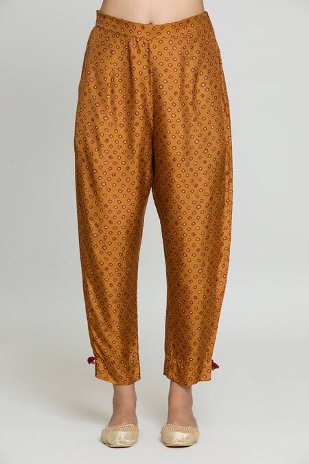 Shop_Shraddha Rambhia_Grey Silk Embroidery Round Neck Kalamkari Print Straight Kurta And Pant Set_Online_at_Aza_Fashions