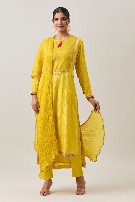 Buy Yellow Banarasi Silk Embroidery Bloom Work Pintucked Yoke Kurta Set ...