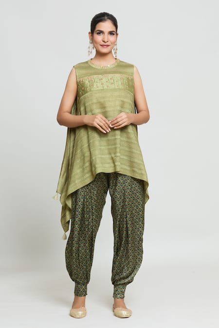 SHRADDHA RAMBHIA Pintucked High Low Tunic With Phoolkari Print Balloon Pant 