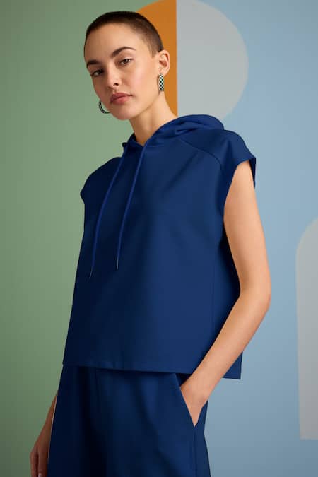 Muvazo Blue Cotton, Polyester Halter Neck Oh So Cool Plain Hoodie With Shorts at Aza Fashions Muvazo_Blue Cotton, Polyester Halter Neck Oh So Cool Plain Hoodie With Shorts _at_Aza_Fashions