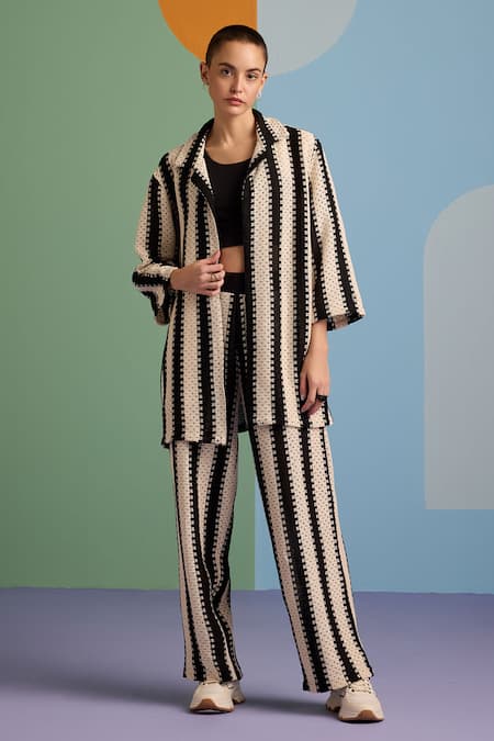 Muvazo Crochet Stripe Pattern Shrug Pant Set 