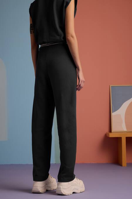 Muvazo_Black Cotton, Polyester Collared Carbon Twist Cropped Top With Pant _Online_at_Aza_Fashions