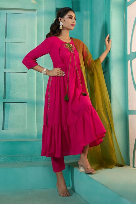 Shop Naintara Bajaj Pink Cotton, Chiffon Embroidery Collared Solid Gathered Kurta Pant Set Online at Aza Fashions Shop_Naintara Bajaj_Pink Cotton, Chiffon Embroidery Collared Solid Gathered Kurta Pant Set _Online_at_Aza_Fashions