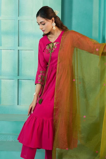 Naintara Bajaj Pink Cotton, Chiffon Embroidery Collared Solid Gathered Kurta Pant Set at Aza Fashions Naintara Bajaj_Pink Cotton, Chiffon Embroidery Collared Solid Gathered Kurta Pant Set _at_Aza_Fashions
