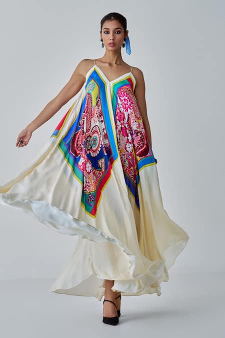 Saaksha & Kinni Ivory Silk V-neck Yazmine Paisley Print Dress With Belt Online at Aza Fashions Saaksha & Kinni_Ivory Silk V-neck Yazmine Paisley Print Dress With Belt_Online_at_Aza_Fashions