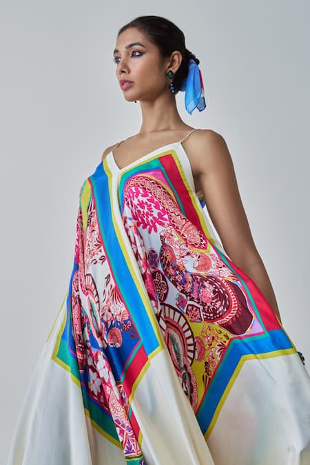 Buy Saaksha & Kinni Ivory Silk V-neck Yazmine Paisley Print Dress With Belt Online at Aza Fashions Buy_Saaksha & Kinni_Ivory Silk V-neck Yazmine Paisley Print Dress With Belt_Online_at_Aza_Fashions