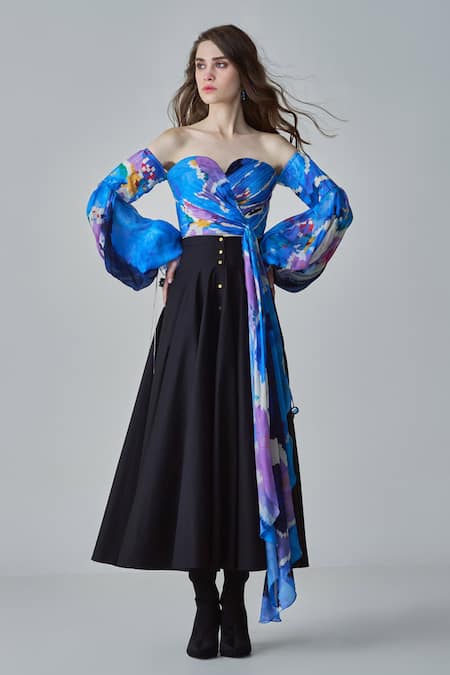 Saaksha & Kinni Black Poplin Ria High Waisted Flared Skirt Online at Aza Fashions Saaksha & Kinni_Black Poplin Ria High Waisted Flared Skirt _Online_at_Aza_Fashions