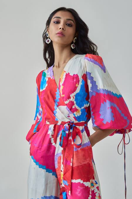 Saaksha & Kinni Pink Silk Embroidery V-neck Jenny Ikat Print Jumpsuit With Belt Online at Aza Fashions Saaksha & Kinni_Pink Silk Embroidery V-neck Jenny Ikat Print Jumpsuit With Belt_Online_at_Aza_Fashions