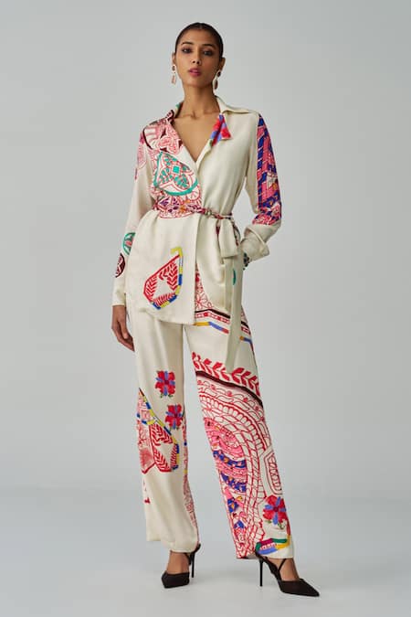 Saaksha & Kinni Ivory Habutai Printed Paisley Lapel Collar Malaika Jacket