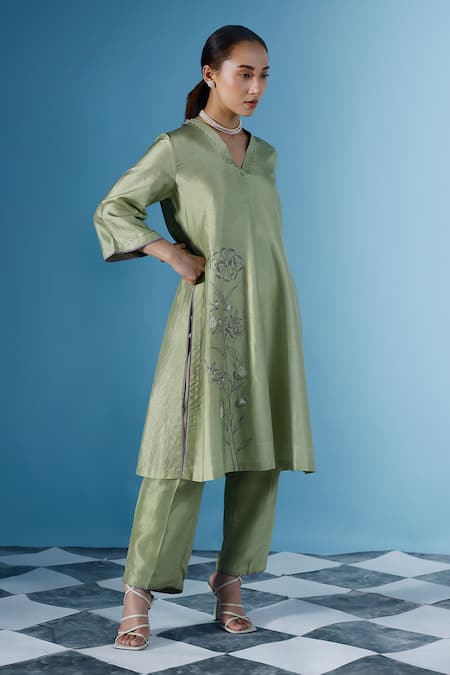 Chokhi Chorri Green Silk Pearls V-neck Ella Blossom Kantha Embroidered Kurta Set 