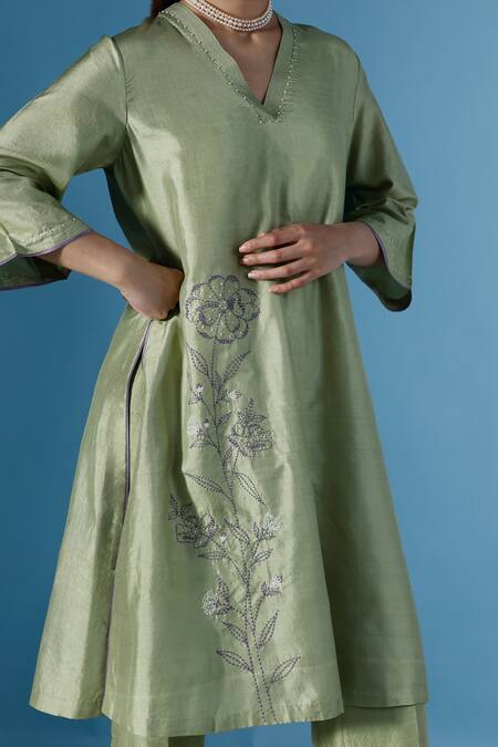 Shop_Chokhi Chorri_Green Silk Pearls V-neck Ella Blossom Kantha Embroidered Kurta Set _Online_at_Aza_Fashions