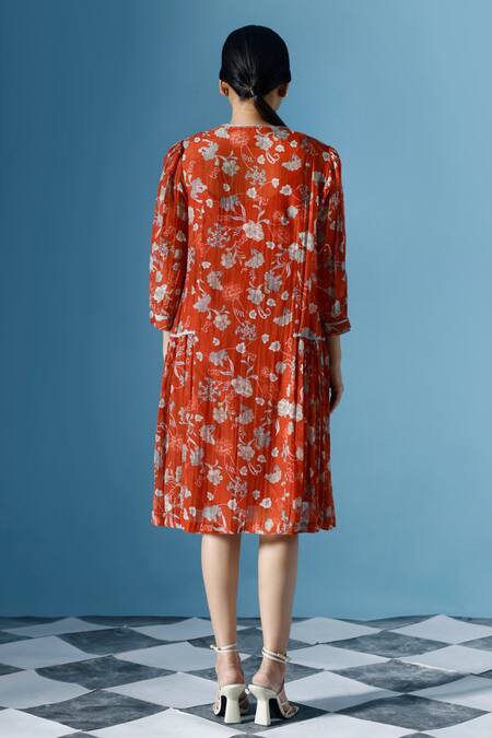 Shop Chokhi Chorri Red Cotton Split V-neck Sofia Rafflesia Garden Print Dress With Inner at Aza Fashions Shop_Chokhi Chorri_Red Cotton Split V-neck Sofia Rafflesia Garden Print Dress With Inner _at_Aza_Fashions