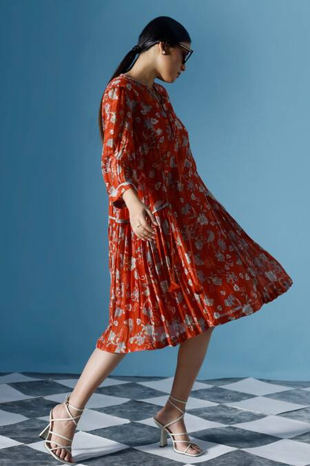 Shop Chokhi Chorri Red Cotton Split V-neck Sofia Rafflesia Garden Print Dress With Inner Online at Aza Fashions Shop_Chokhi Chorri_Red Cotton Split V-neck Sofia Rafflesia Garden Print Dress With Inner _Online_at_Aza_Fashions